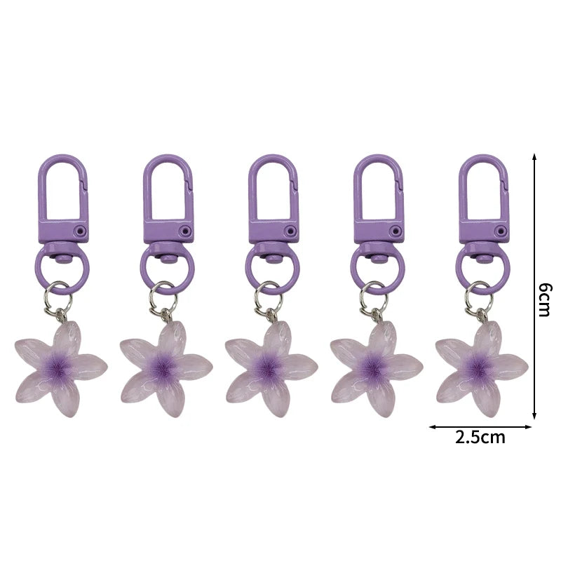 Cute Little Flower Pendant Keychain – Colorful Mini Resin Gift for Guests & Parties - Image 11