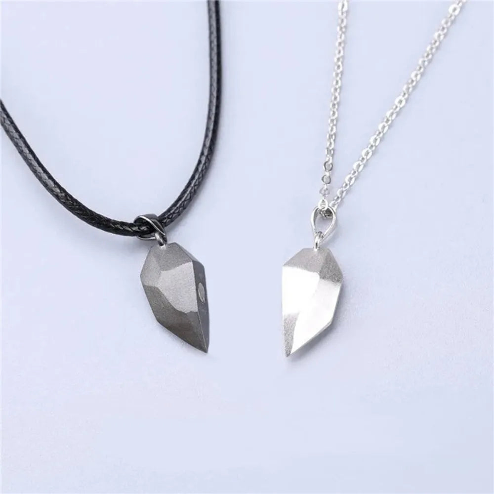 2Pcs/Set Fashion Couple Heart Magnetic Necklace – Matching Pendant Set for Weddings & Anniversaries - Image 3